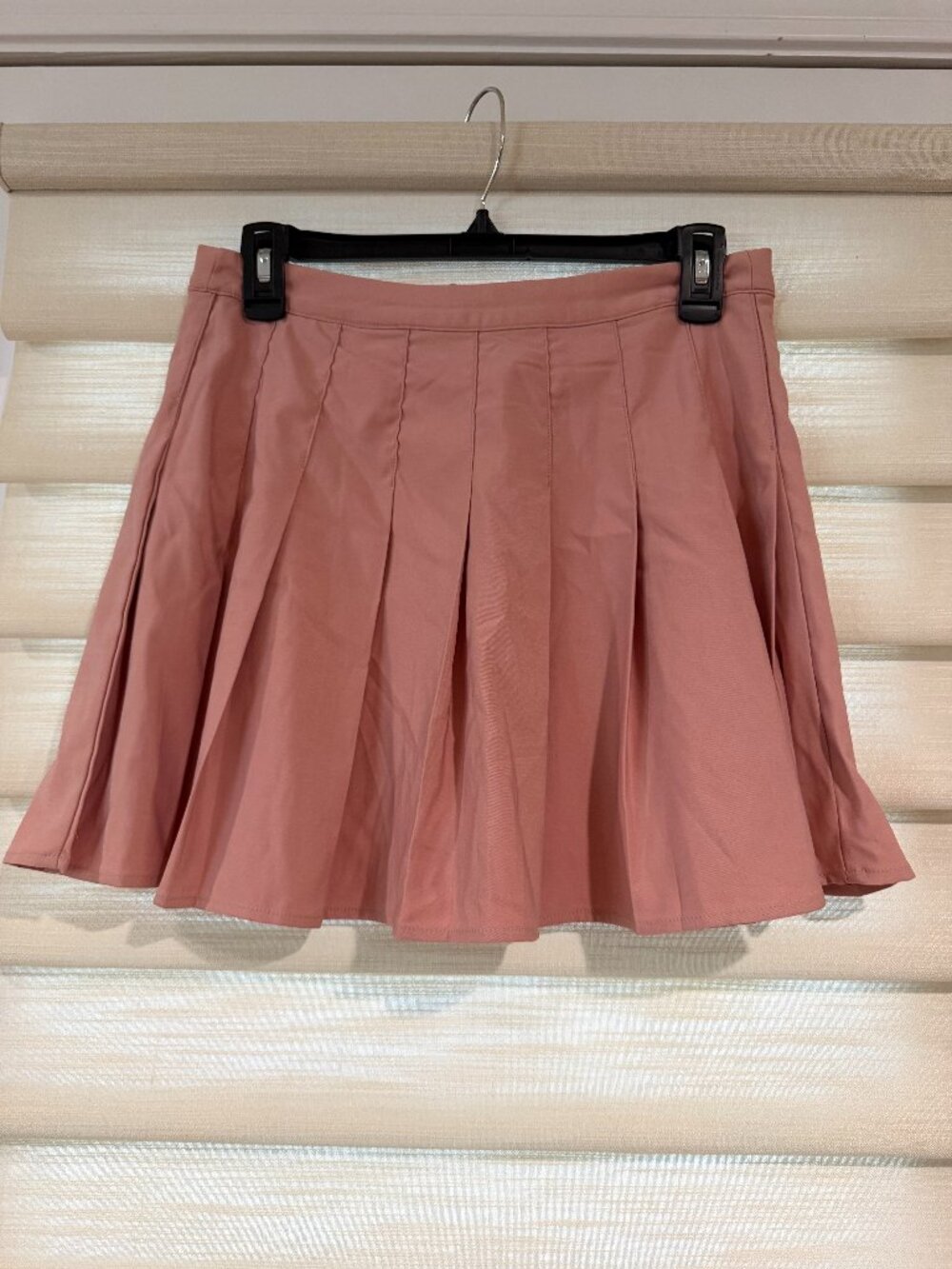 Urban Daizy pink pleated skirt (size M)